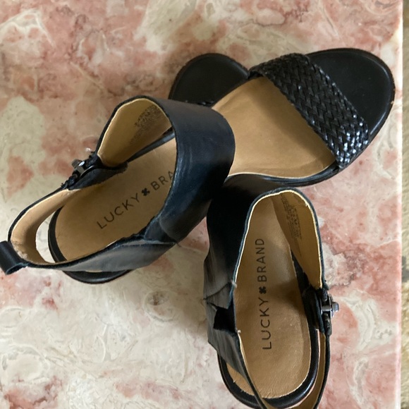 Perfect Lucky Brand sandal for summer! - Picture 6 of 7